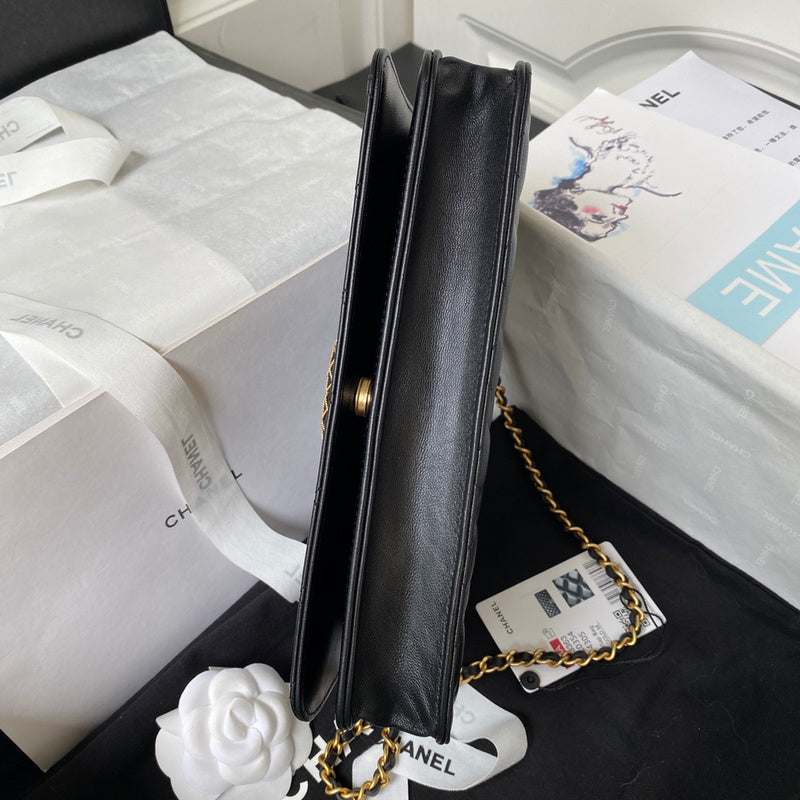 Ziva's Charm handbag – product shot (one versatile size)