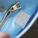  Minimalist tote bag carried on shoulder 10