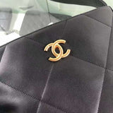 Zivas Charm Sleek Silhouette Fashion Handbag (Designer-Inspired Craftsmanship) – Close-Up Detail