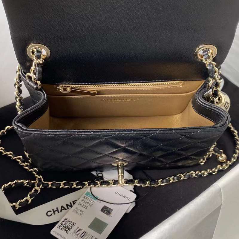 Zivas Charm Chic Craftsmanship Luxury Handbag (Refined Modern Silhouette) – Full Silhouette