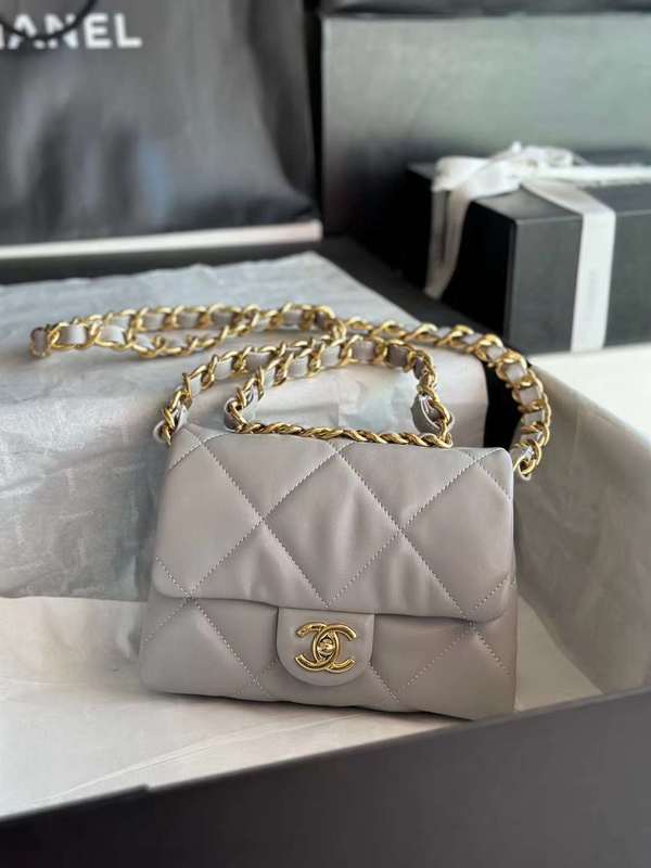 Zivas Charm Effortless Sophistication Everyday Handbag (Versatile Style Statement) – Front View