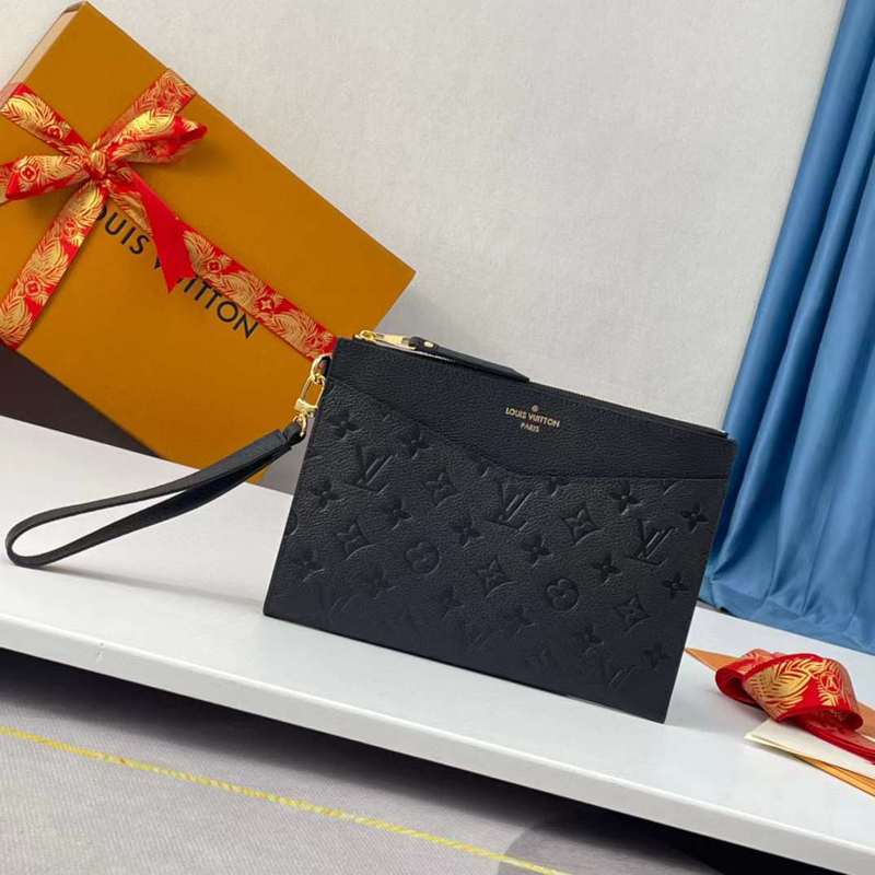 Handle and strap detail of structured sleek women's handbag – women's luxury handbag