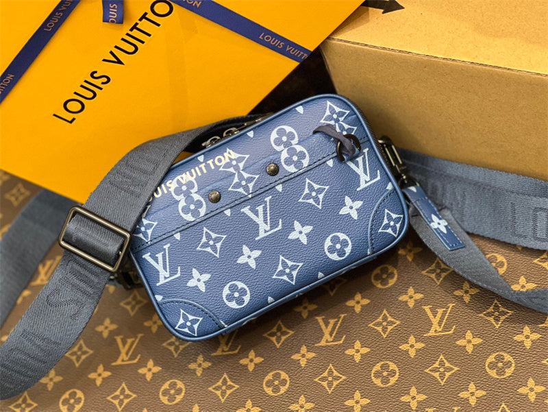  signature top-handle bag detail view showing craftsmanship