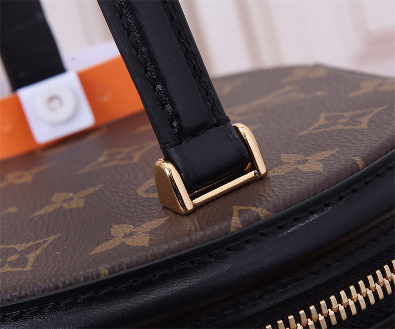  Elegant everyday bag front view 7
