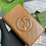 Styled lifestyle shot of everyday-luxe statement women's handbag – women's statement bag