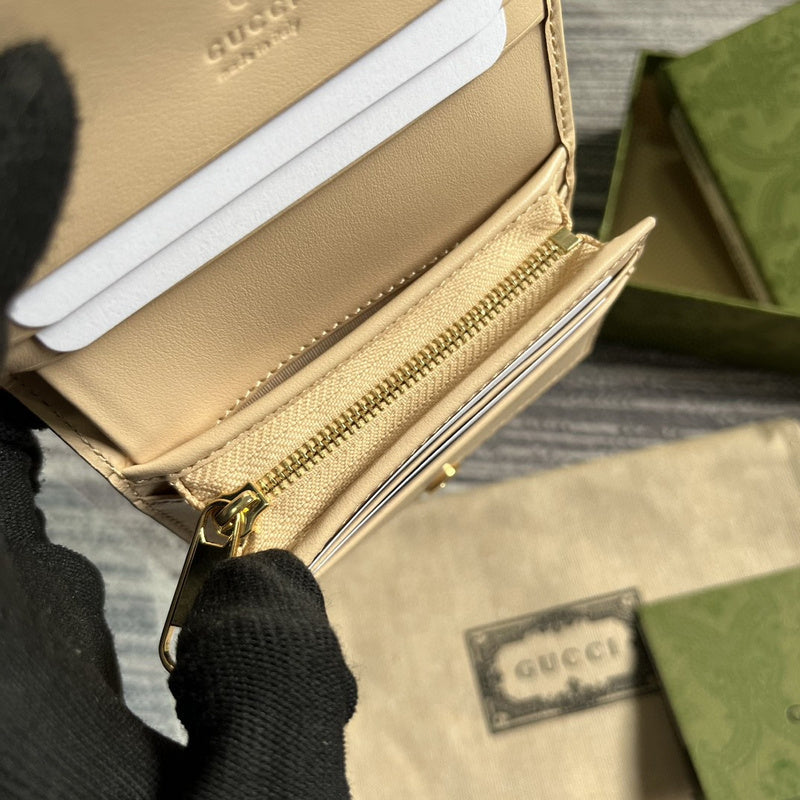 Interior view of classic polished women's handbag – women's luxury accessory