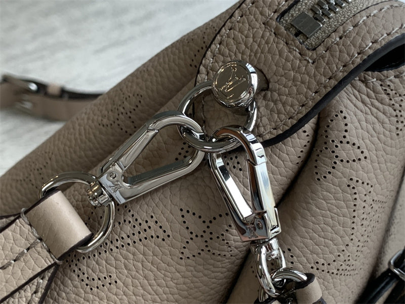  streamlined structured bag detail view showing craftsmanship 8