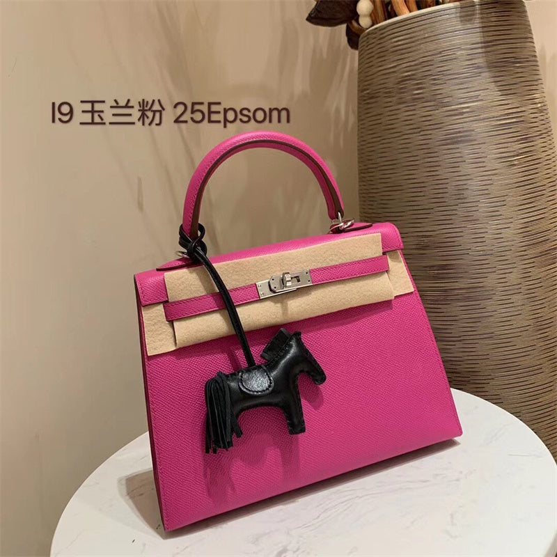  everyday bag interior and compartment view 9