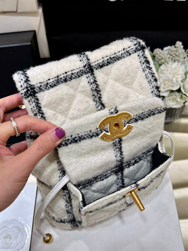  mid purse view 3