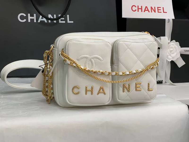 Zivas Charm Streamlined Design Designer Handbag (Elevated Accessory Essential) – Close-Up Detail