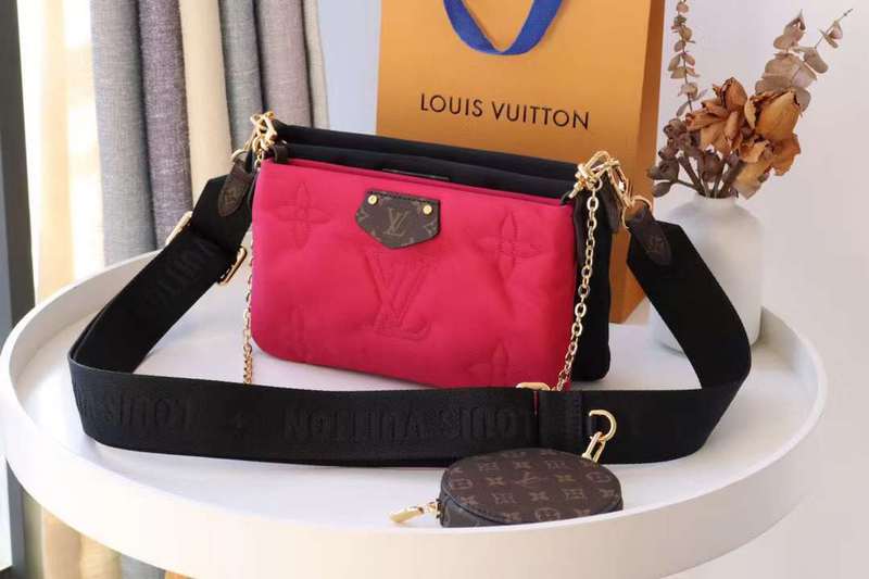 Front view of everyday-luxe elevated women's handbag – women's luxury accessory