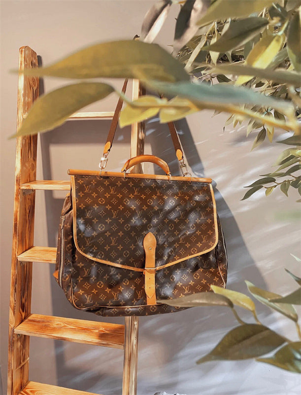  versatile tote bag detail view showing craftsmanship 14