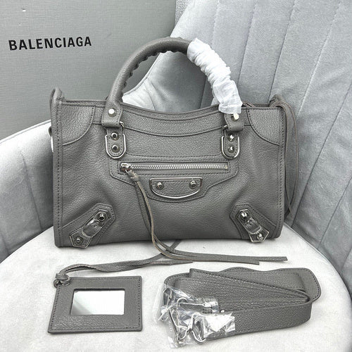 Zivas Charm Refined Structure Statement Handbag (Premium Everyday Carry) – Front View 2