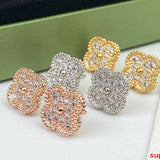 Front view of Van Cleef & Arpels unisex jewelry piece