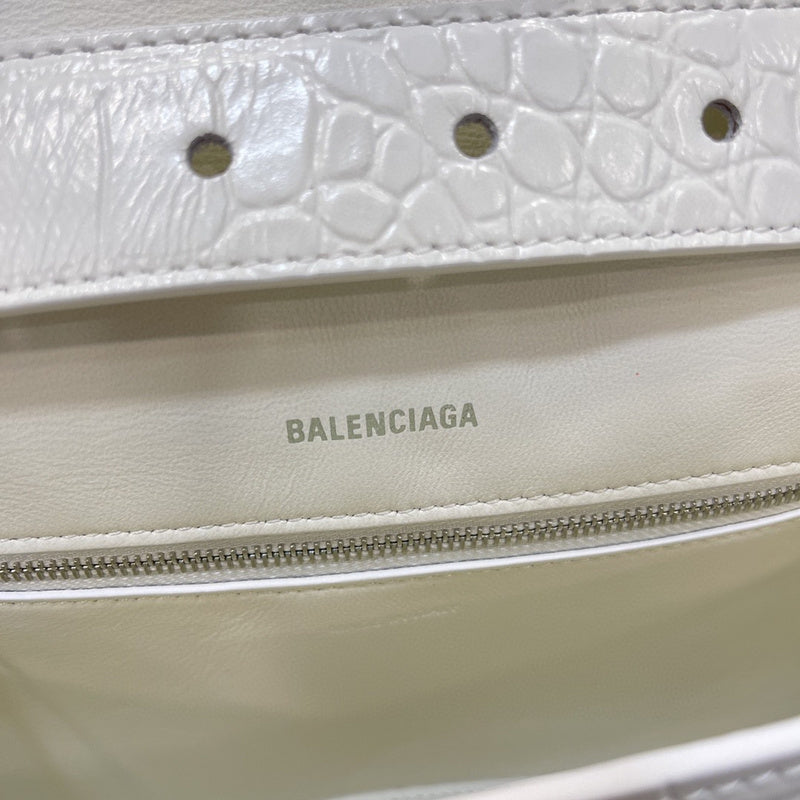 Zivas Charm Chic Craftsmanship Statement Handbag (Designer-Inspired Craftsmanship) – Detail View