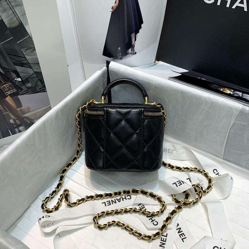  women's handbag, versatile design, view 5