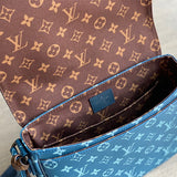 everyday bag interior and compartment view 9