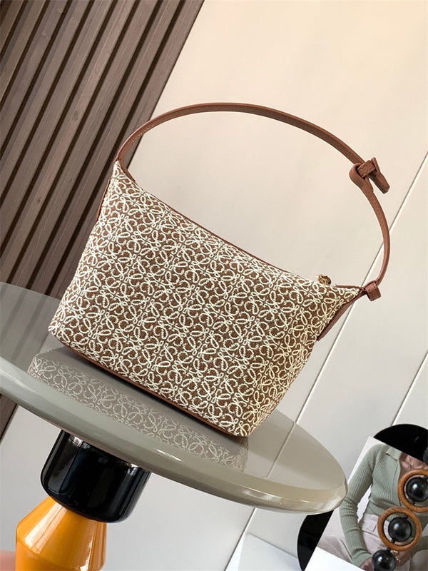 Ziva's Charm handbag – back view (21cm*17cm*13cm)