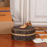  sleek crossbody bag detail view showing craftsmanship 8
