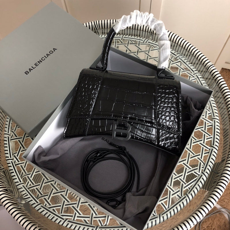Side profile of premium sleek women's handbag – women's everyday handbag