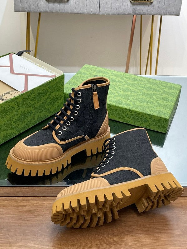Gucci classic monochrome luxury sneakers view 6 everyday casual design