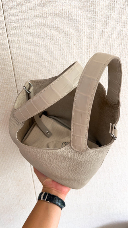  Curated shoulder bag front view 13