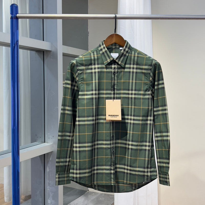 Front view of Burberry luxury piece style No.077