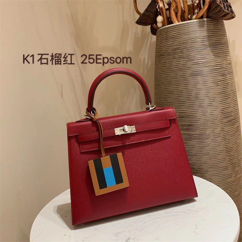  tailored everyday bag styled with outfit