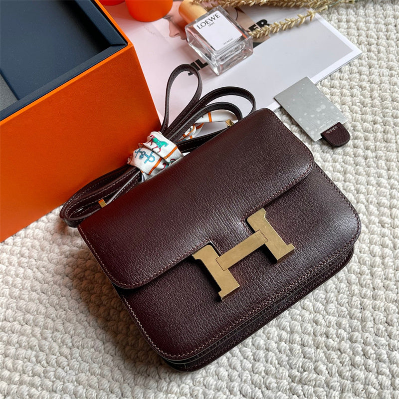 Interior view of streamlined premium bag