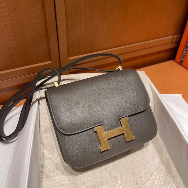 Side view of balanced structured handbag