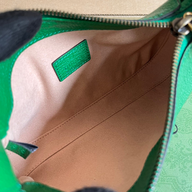 Side profile of classic premium women's handbag – women's designer-style accessory
