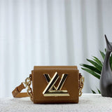  effortless everyday bag detail view showing craftsmanship 20