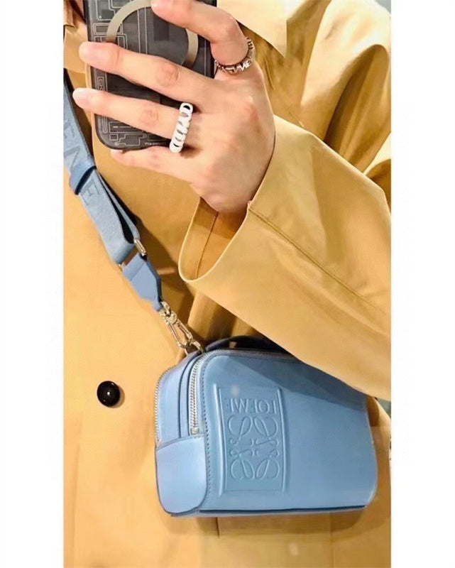 Ziva's Charm handbag – detail view (18cm*13cm*7cm)