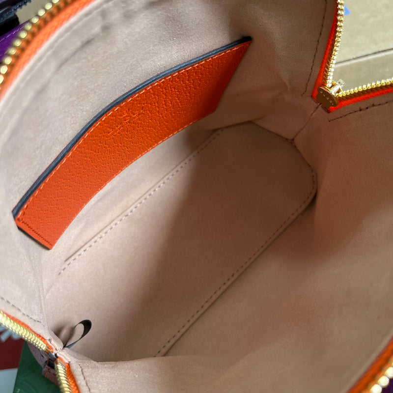 Side profile of chic modern women's handbag – women's luxury accessory