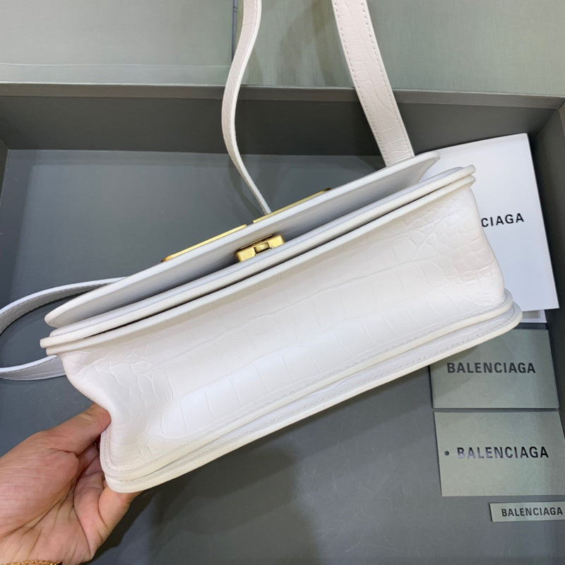 Polished Premium PU Leather Handbag - Chic Everyday Appeal | Women's Statement Accessory #394 - hardware and detail close-up (image 5) of designer-inspired handbag