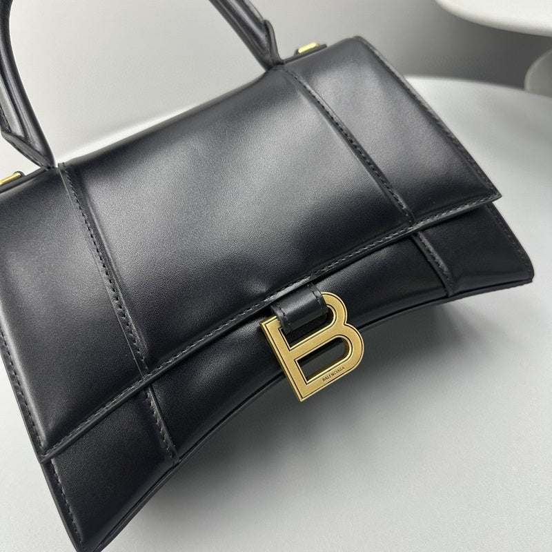 Zivas Charm Modern Edge Statement Handbag (Modern Wardrobe Staple) – Styled Look