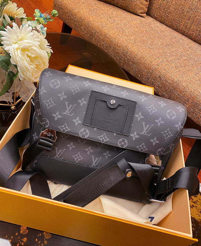 Front view of classic sleek women's handbag – women's premium purse