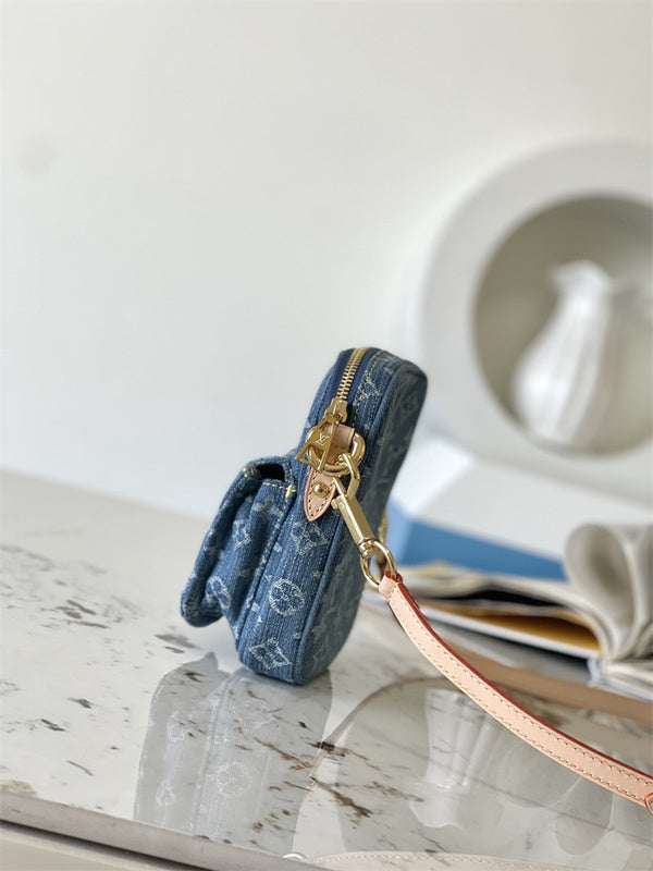  structured bag interior and compartment view