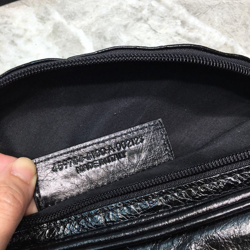 Chic Faux Leather Handbag - Chic Everyday Appeal | Women's Fashion Handbag #223 - texture close-up (image 9) of designer-inspired handbag