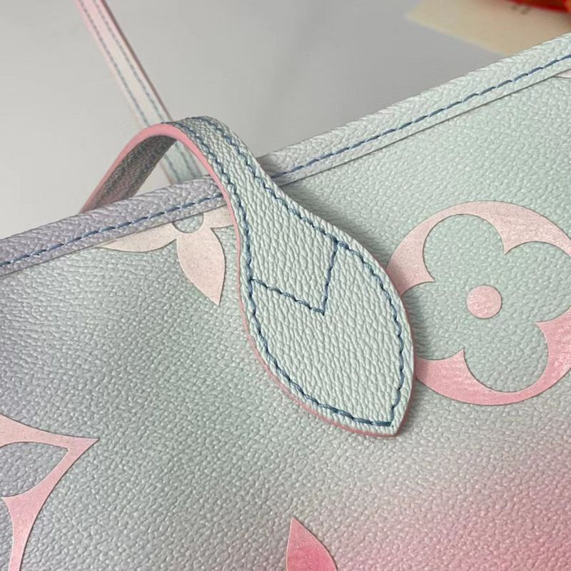 Handle and strap detail of premium refined women's handbag – women's designer-style accessory