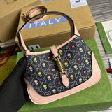 Handle and strap detail of statement refined women's handbag – women's luxury accessory