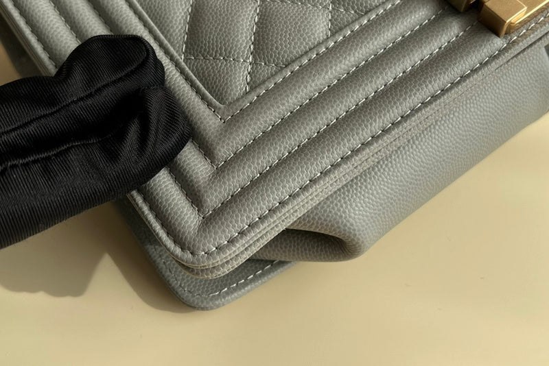  women's handbag, mid design, view 7