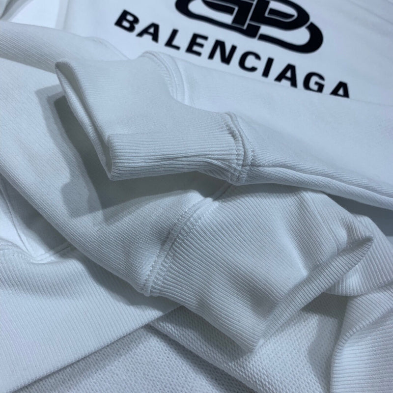 Side profile view of Balenciaga luxury piece style No.290