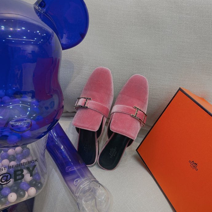 Hermes shoes Style 384 - top view showing design