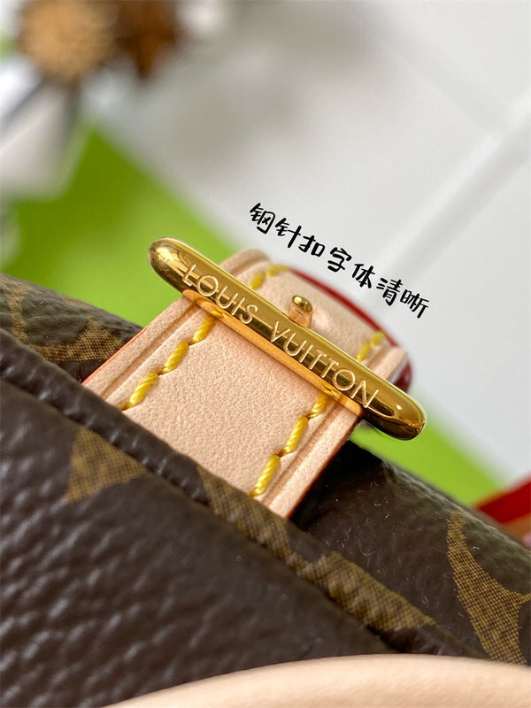  clean-lined crossbody bag detail view showing craftsmanship 8