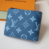  Tailored shoulder bag front view 13