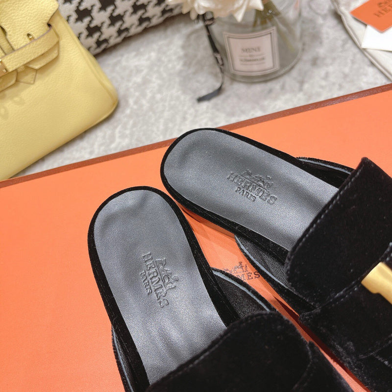 Hermes shoes Style 341 - back heel detail