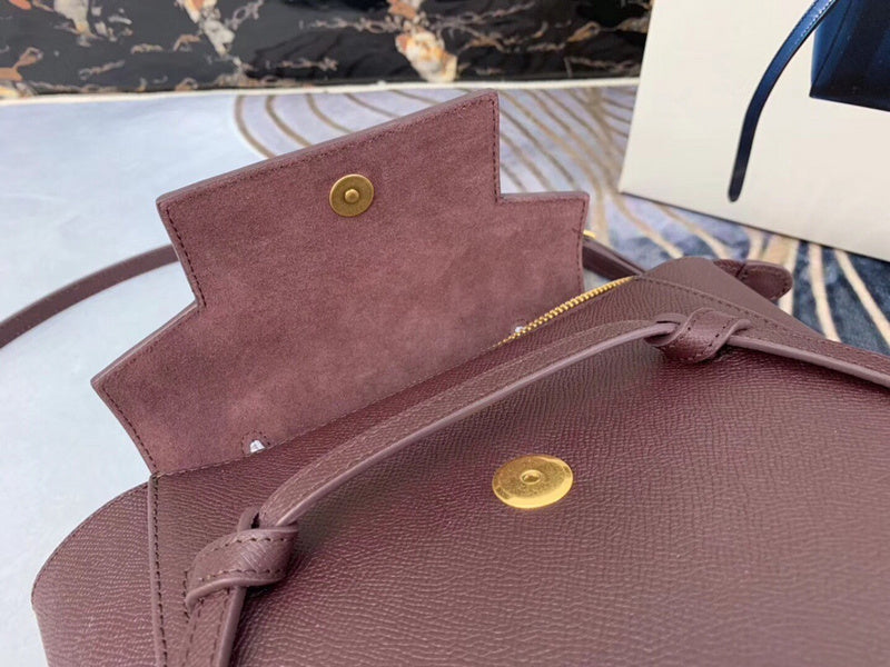 Handle and strap detail of everyday-luxe elevated women's handbag – women's statement bag