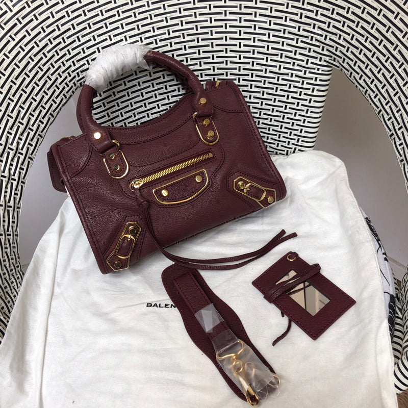 Interior view of everyday-luxe sleek women's handbag – women's statement bag