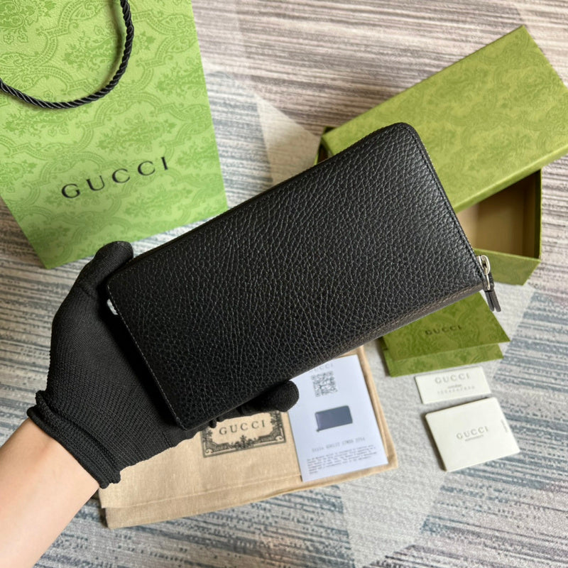 Front view of modern structured women's handbag – women's designer-style accessory